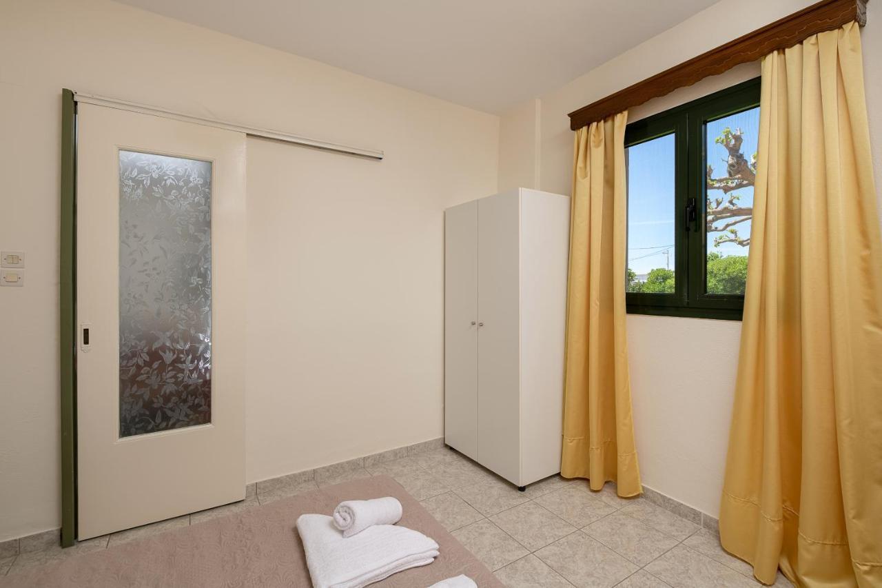 Villa Petrakis Afrathias Garden House Kalamaki  Esterno foto