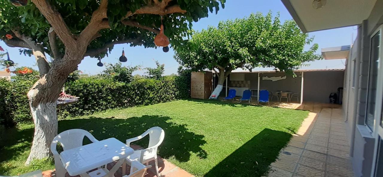 Villa Petrakis Afrathias Garden House Kalamaki  Esterno foto